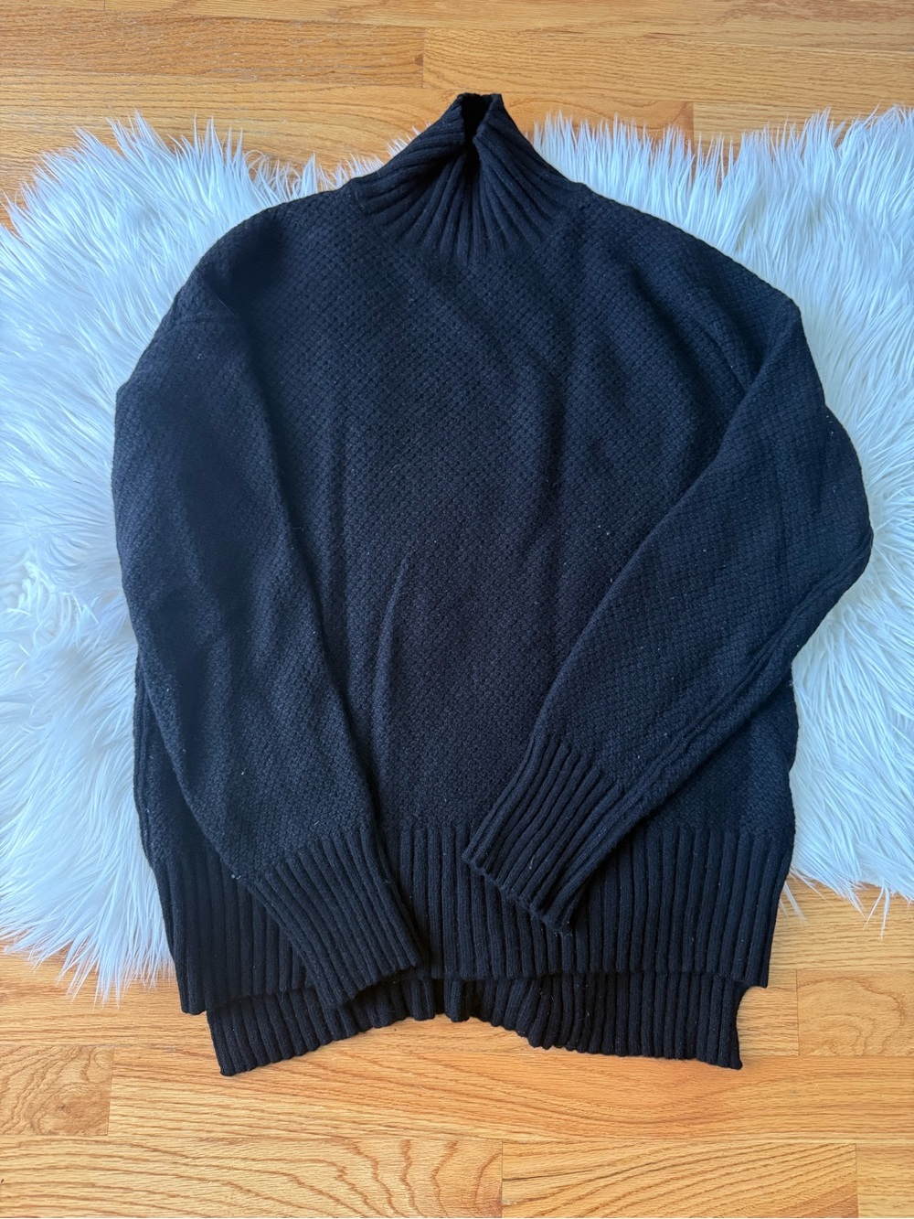Everlane Cashmere Turtleneck Sweater